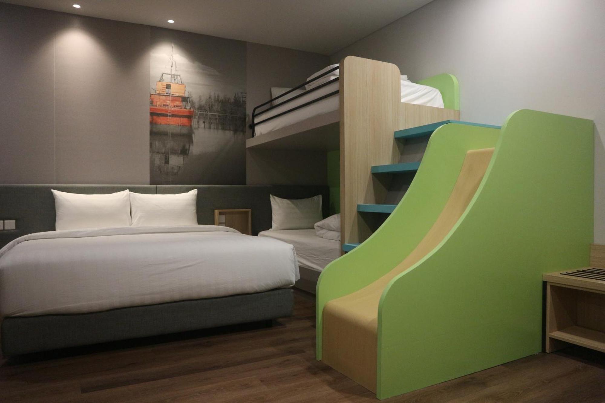 Golden Tulip Essential Belitung Hotell Tanjung Pandan Exteriör bild