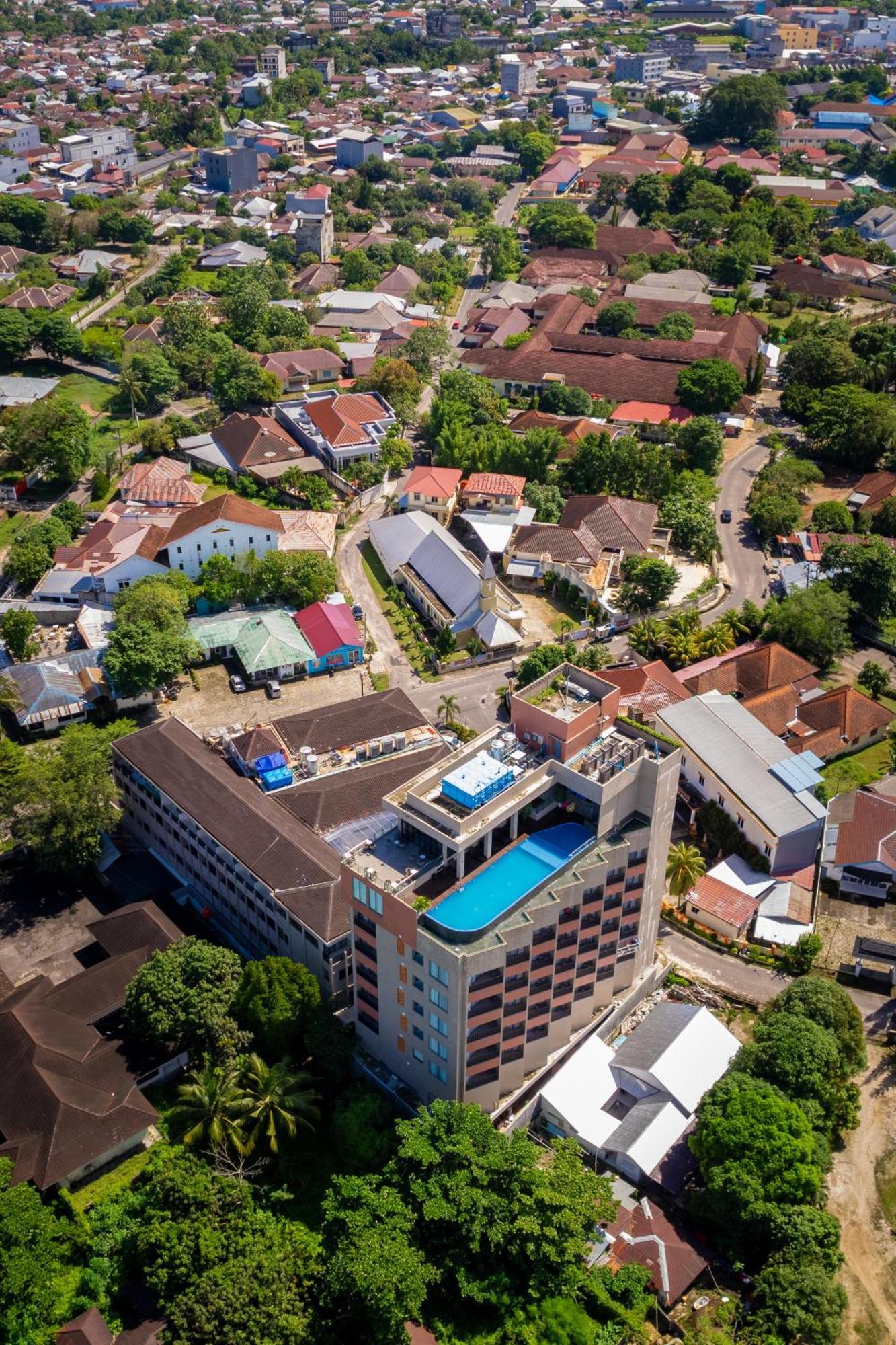 Golden Tulip Essential Belitung Hotell Tanjung Pandan Exteriör bild