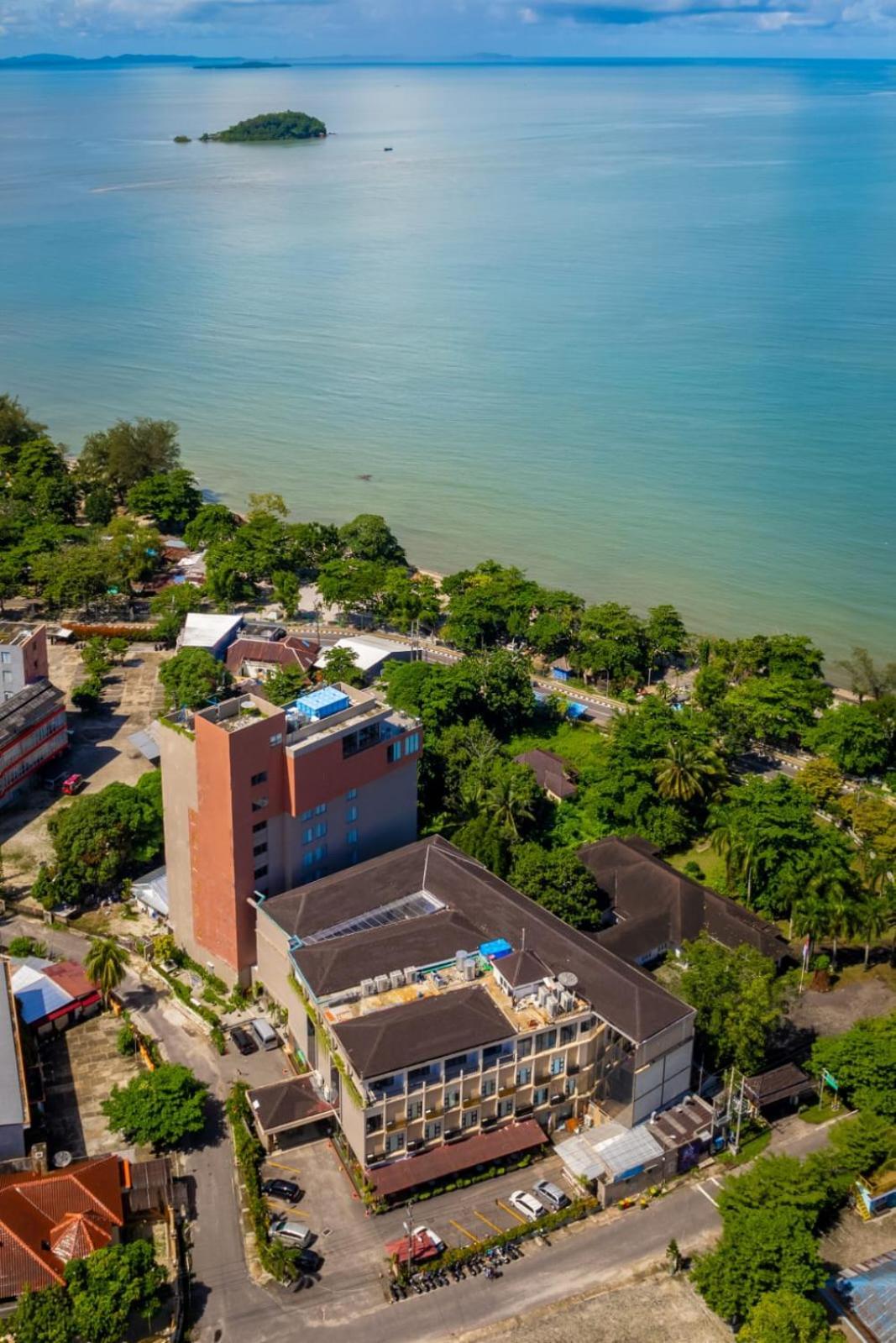 Golden Tulip Essential Belitung Hotell Tanjung Pandan Exteriör bild