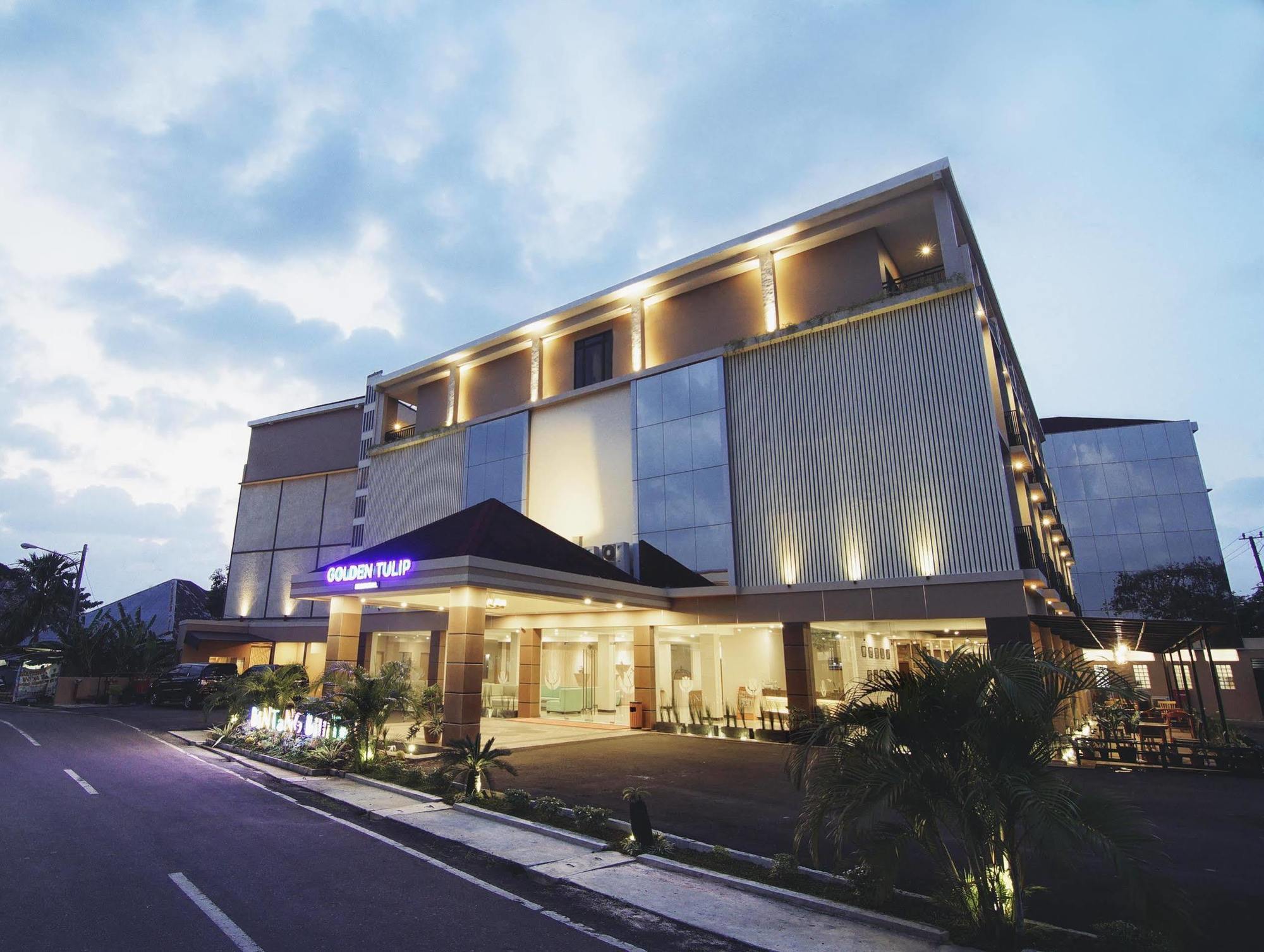 Golden Tulip Essential Belitung Hotell Tanjung Pandan Exteriör bild