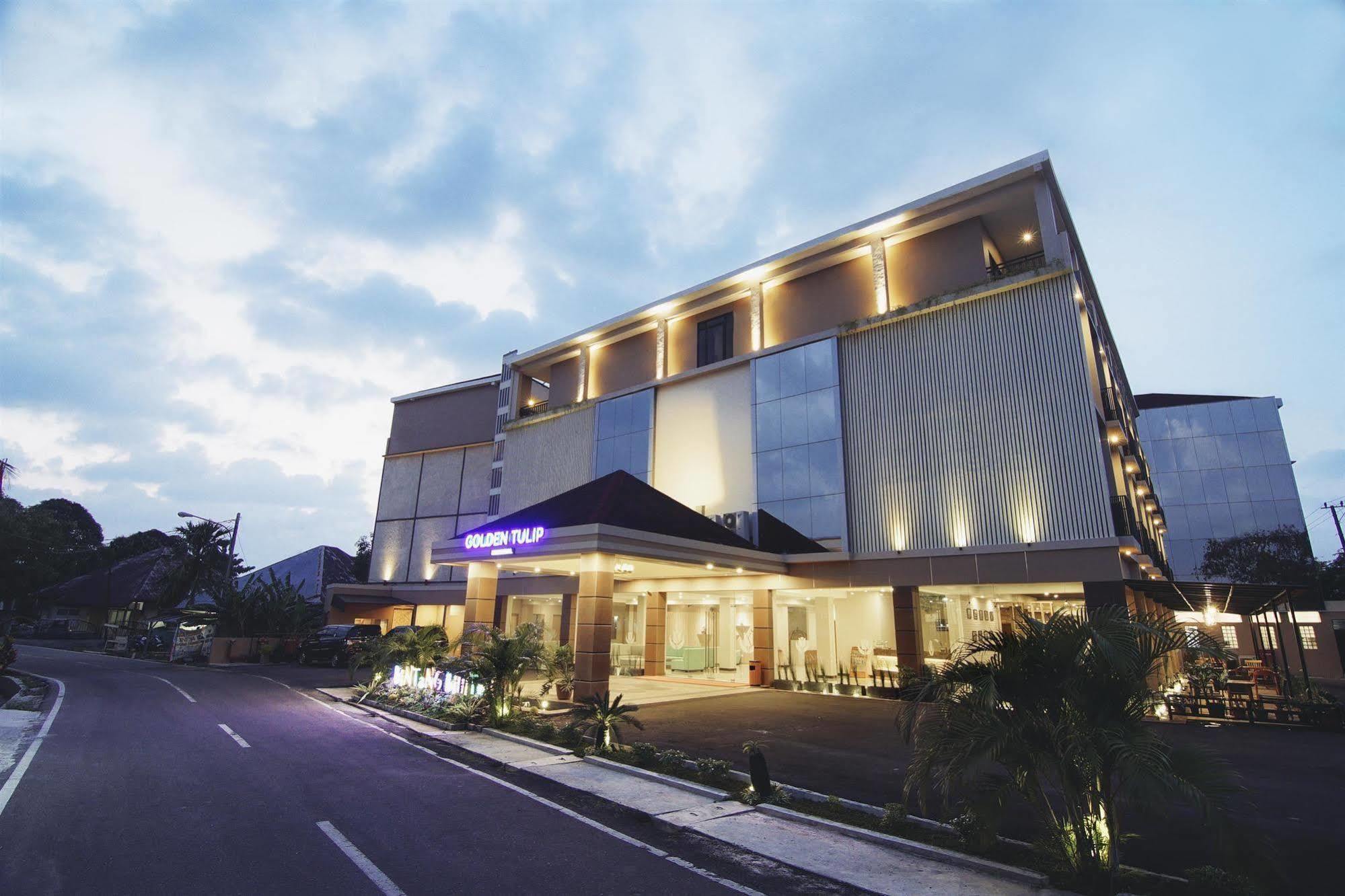 Golden Tulip Essential Belitung Hotell Tanjung Pandan Exteriör bild